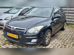Hyundai i30 - 1.6i Dynamic MOTOR DEFECT