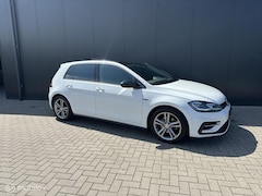 Volkswagen Golf - 1.6 TDI Highline Business R-Line Bomvol