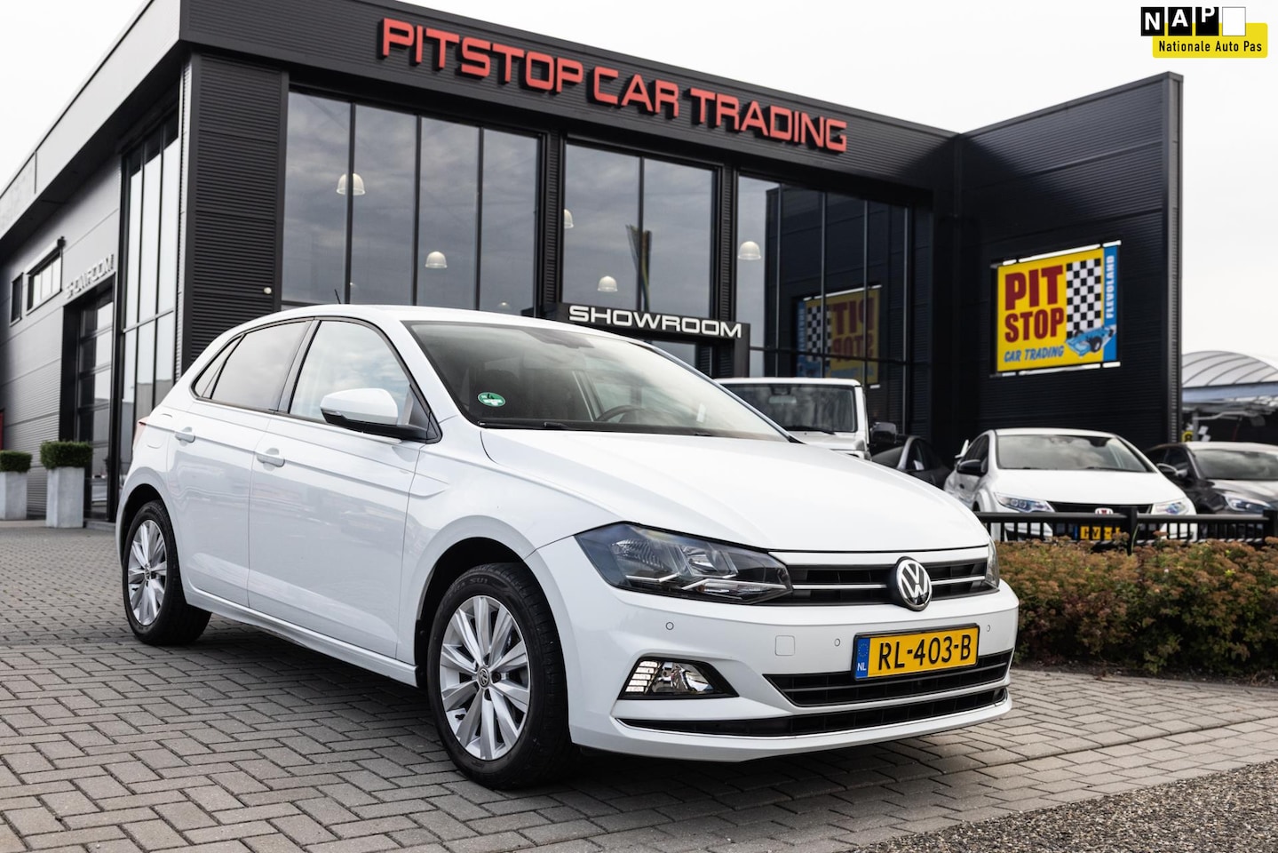Volkswagen Polo - 1.0 TSI Highline 1.0 TSI Highline, NL Auto, ACC, Carplay, DAB! - AutoWereld.nl