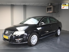 Volkswagen Passat - 1.8 TFSI NL Auto, Clima, Nette Auto, Nieuwe APK, Locatie ZEIST