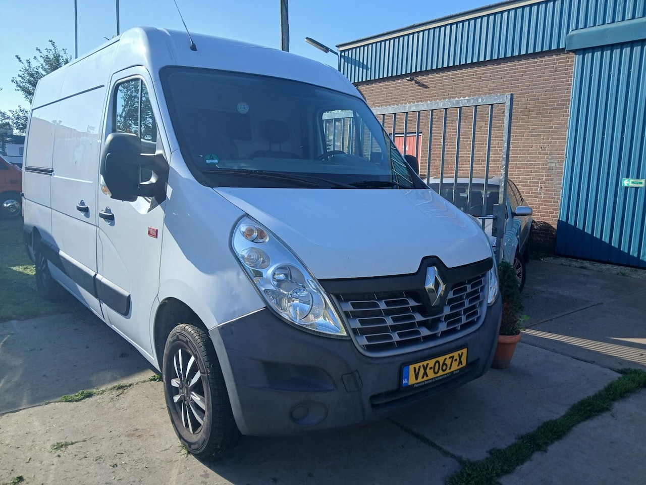 Renault Master - T35 2.3 dCi L2H3 T35 2.3 dCi L2H3 - AutoWereld.nl