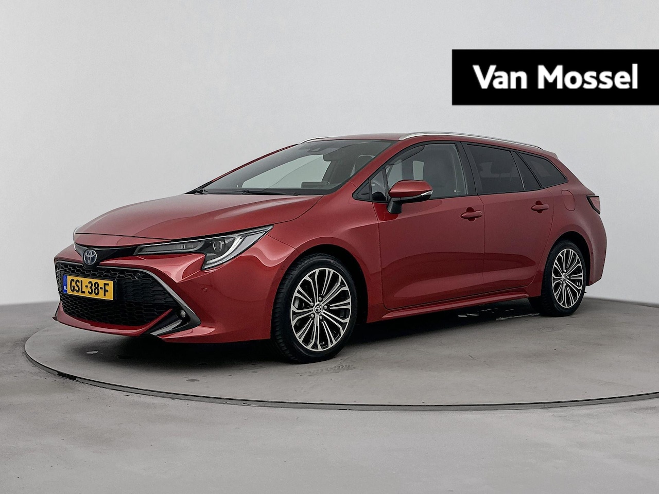 Toyota Corolla Touring Sports - 1.8 Hybrid Dynamic | Automaat | Afneembare Trekhaak | Achteruitrijcamera | Parkeersensoren - AutoWereld.nl