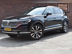 Volkswagen Touareg - 3.0 TDI R-Line '19 Pano LED Leder Clima Navi Cruise