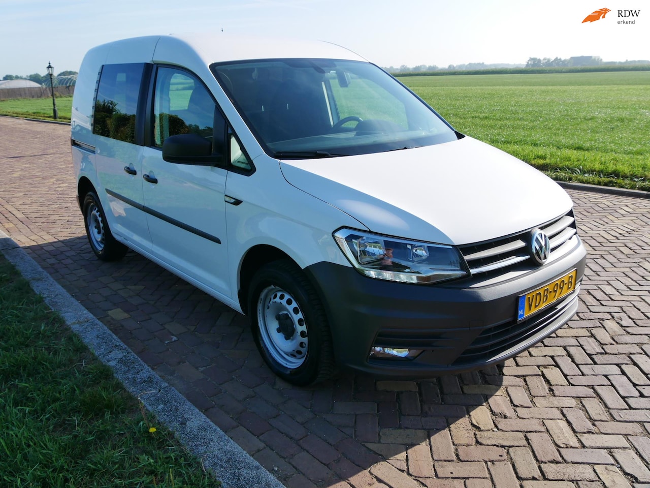 Volkswagen Caddy - 2.0 TDI L1H1 75kW DSG Comfortline AC NAVI CRUISE ** 6499 EX BTW ** - AutoWereld.nl
