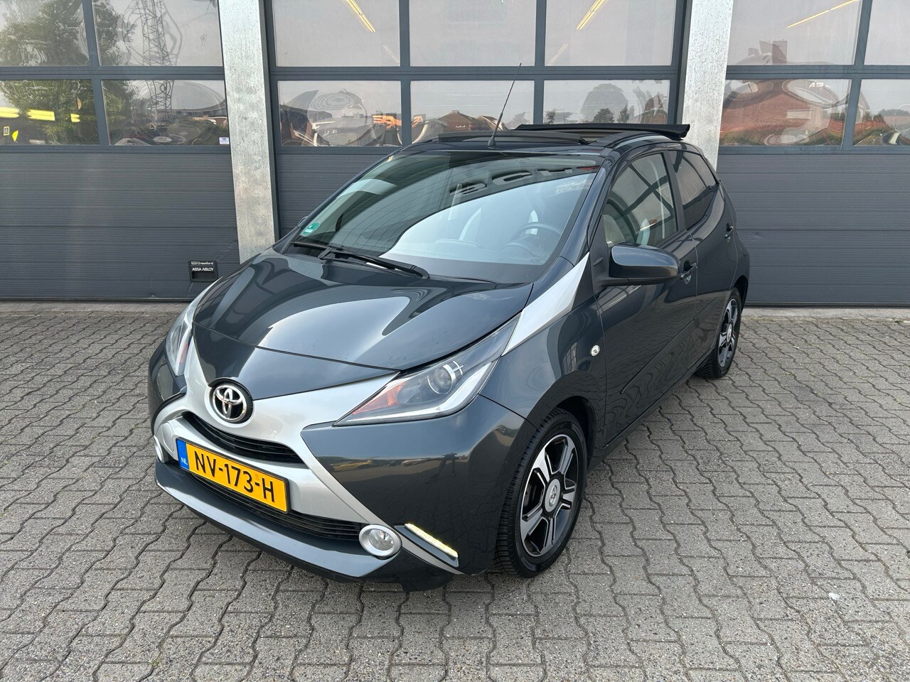 Toyota Aygo - 1.0 VVT-i x-clusiv 1.0 VVT-i 69pk 5-drs X-clusiv - AutoWereld.nl