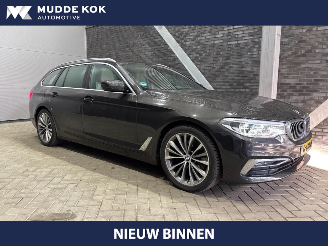 BMW 5-serie Touring - 520i Corporate Lease High Executive | Luxury Line | Panoramadak | Camera | Dodehoekdetecti - AutoWereld.nl