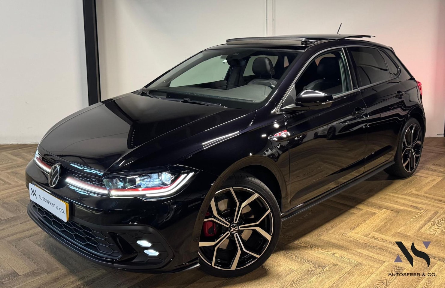 Volkswagen Polo - 2.0 TSI GTI PANO KEYLESS - AutoWereld.nl