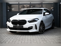 BMW 1-serie - 118i Executive M Pakket Pano, Apple Carplay