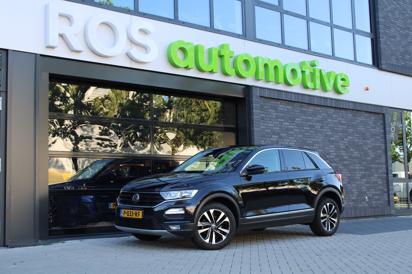 Volkswagen T-Roc - 1.0 TSI Style Business | STOELVERWARMING | NAVI | PDC | CARPLAY | - AutoWereld.nl