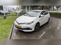 Toyota Auris - 1.8 Hybrid Aspiration AUTOMAAT | TREKHAAK | LICHTMETAAL | CAMERA | NAVIGATIE |