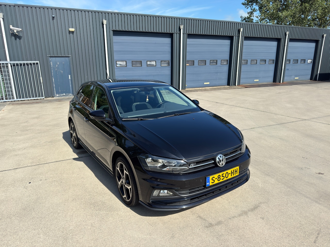 Volkswagen Polo - 1.0 TSI Beats Volkswagen Polo Beats 1.0 TSI Highline 2x R-Line Pano 116pk - AutoWereld.nl
