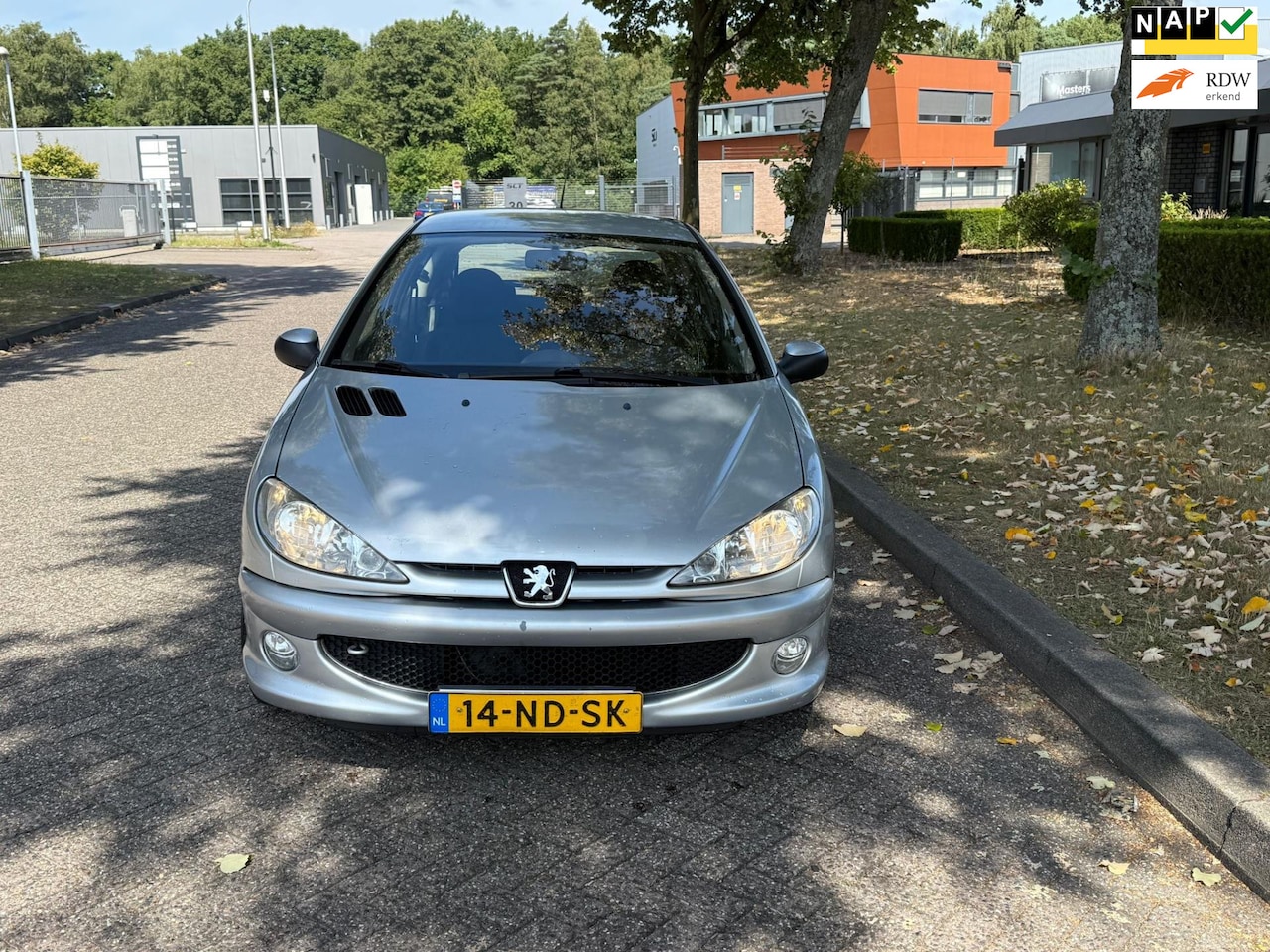Peugeot 206 - 1.4 Quiksilver 1.4 Quiksilver - AutoWereld.nl