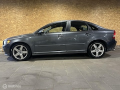 Volvo S40 - 2.5 T5 Geartr. Summum - orig. NL - dealer onderh