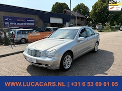Mercedes-Benz C-klasse - 180 K. Classic AUTOMAAT 2X SLEUTEL + BOEKJES