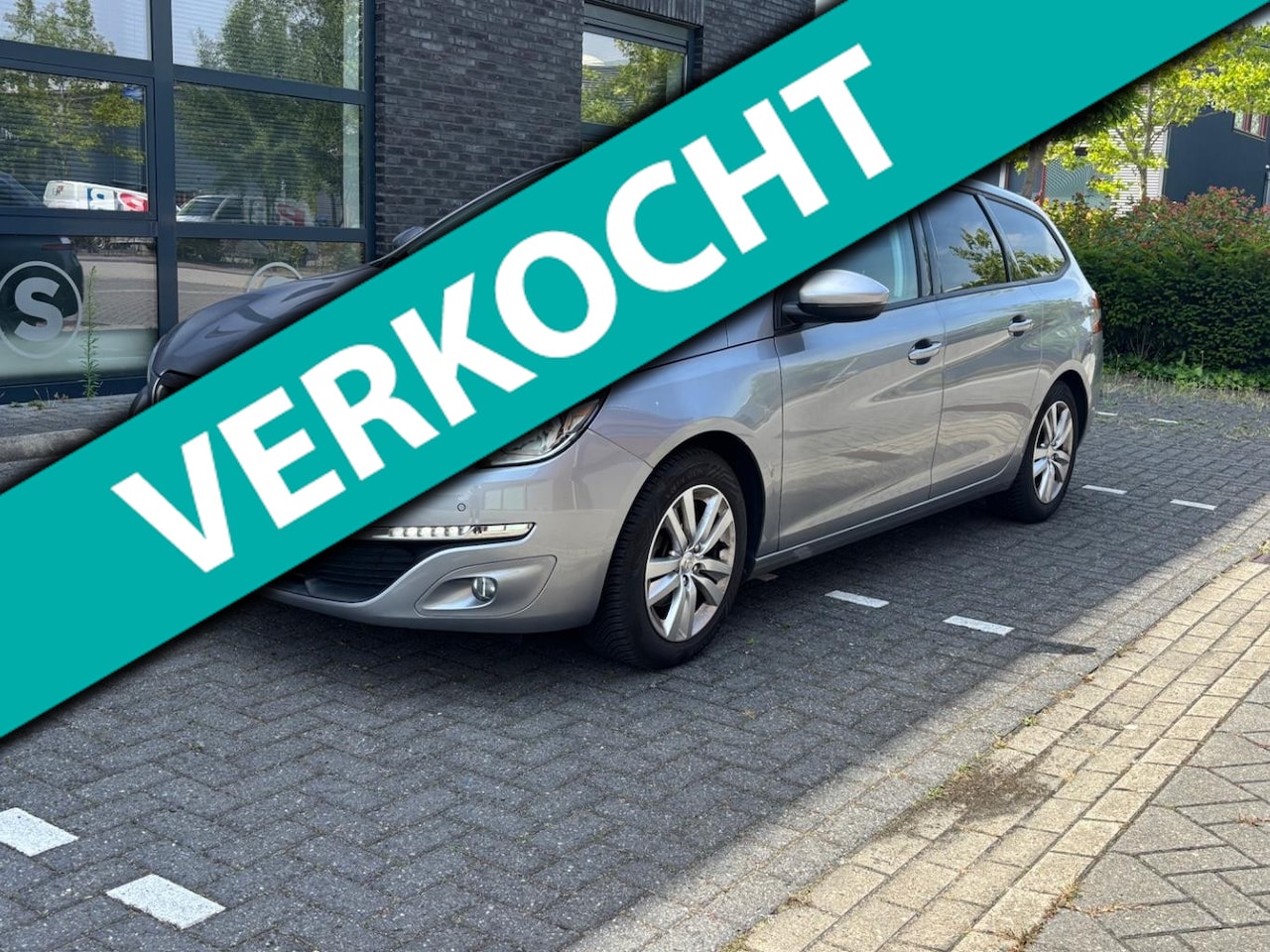 Peugeot 308 SW - 1.6 BlueHDI Blue Lease Executive Pack 1.6 BlueHDI Blue Lease Executive Pack EXPORT - AutoWereld.nl