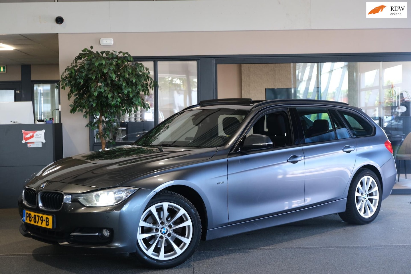 BMW 3-serie Touring - 316i Executive Sport Navi Pano Cruise PDC - AutoWereld.nl