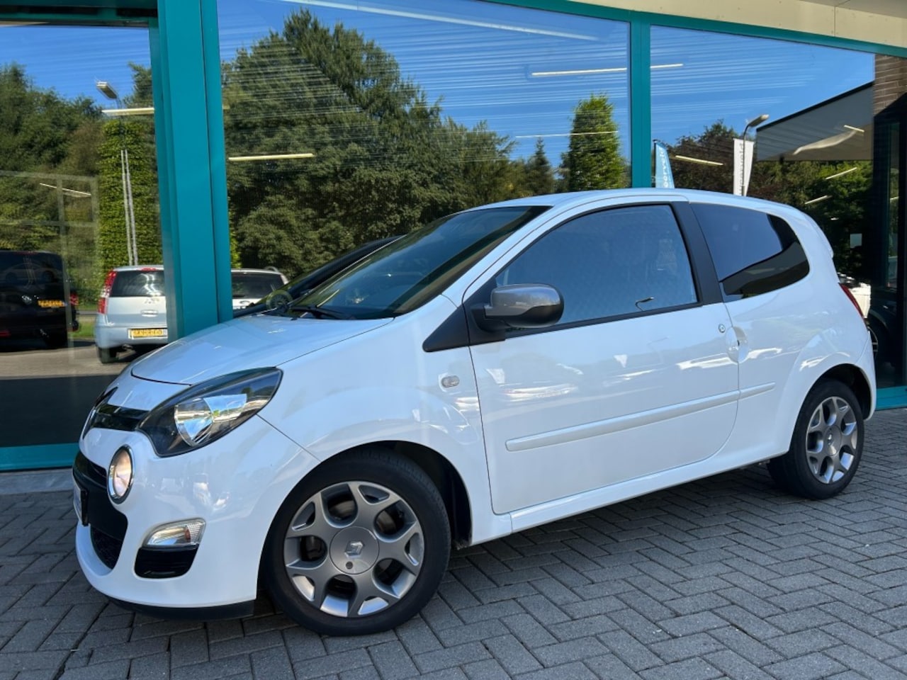 Renault Twingo - 1.2- 16V DYNAMIQUE Airco, Cruise, Bluetooth, 15Inch - AutoWereld.nl