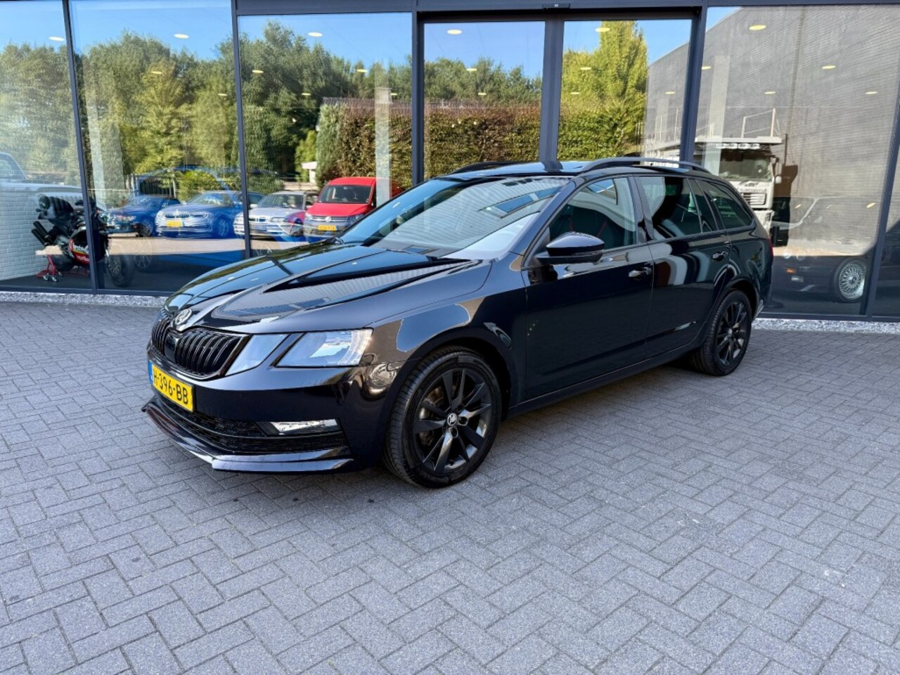 Skoda Octavia Combi - Combi 1.5 TSI Sportline,Pano,Schaalstoel,Navi,Clima,Cruise, - AutoWereld.nl