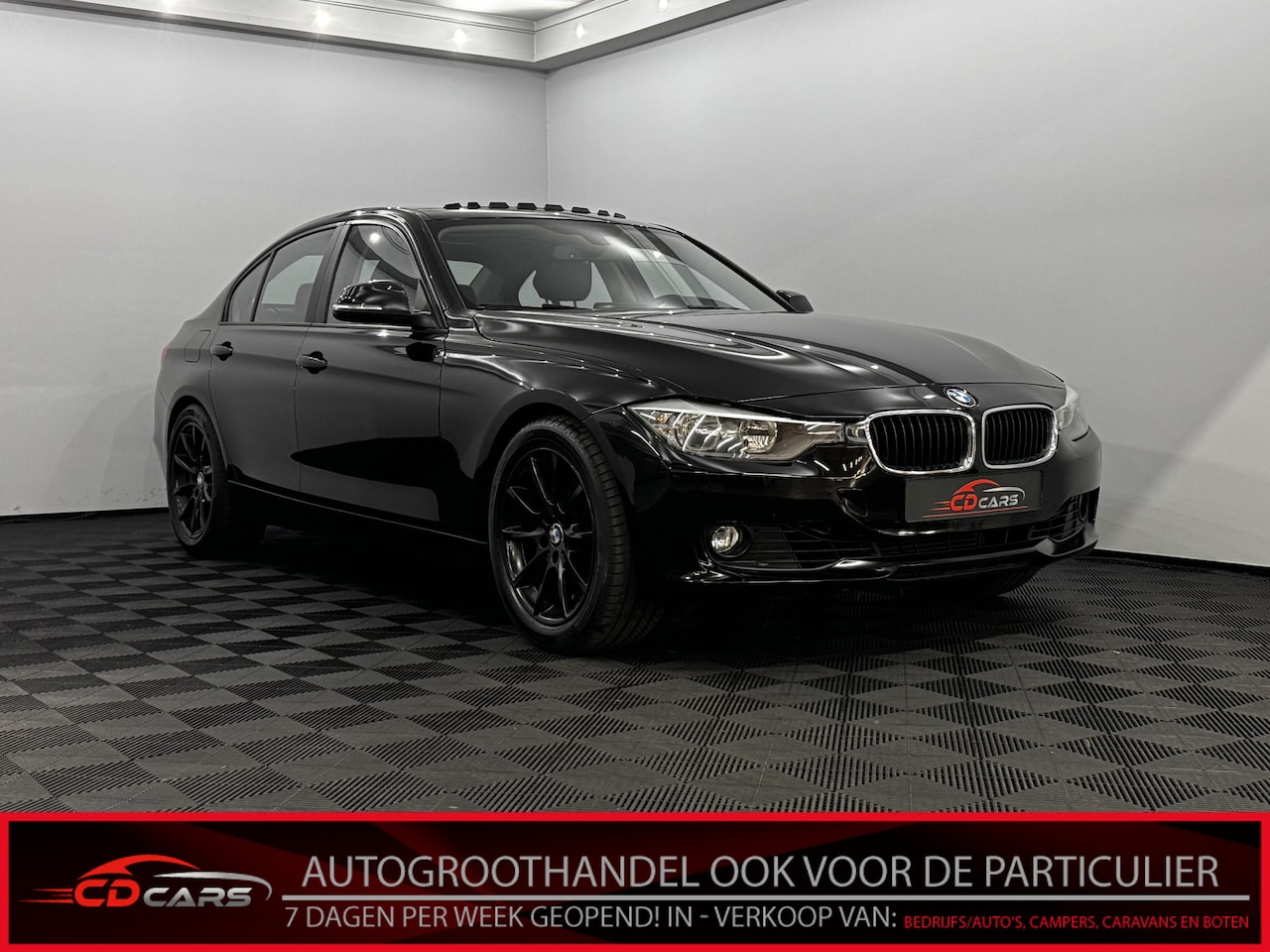 BMW 3-serie - 318i Leder, Navi, Memory, Cruise control, Keyless start, Clima, Lichtmetalen velgen - AutoWereld.nl