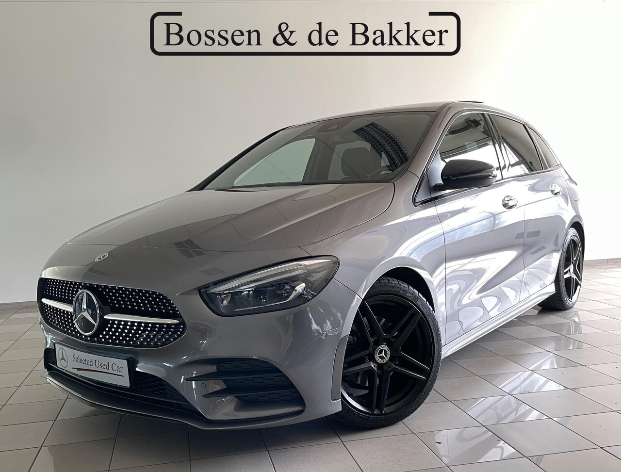 Mercedes-Benz B-klasse - 180 Business Solution AMG | Panoramadak | Trekhaak | Carplay | Stoelverwarming - AutoWereld.nl