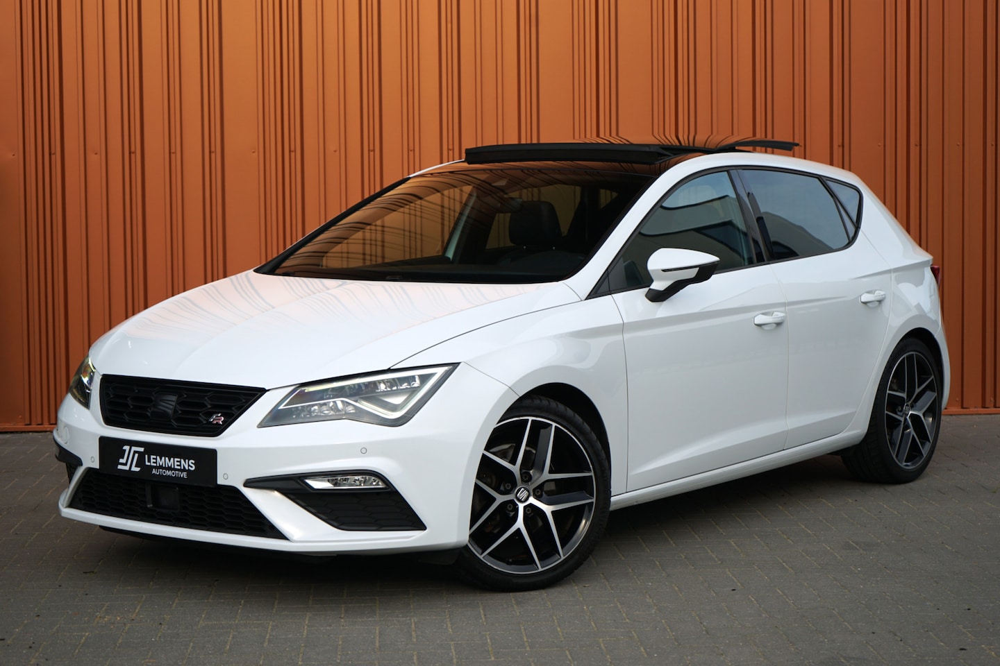 SEAT Leon - FR 1.4 TSI 150PK DSG Panodak ACC Carplay Camera DAB - AutoWereld.nl