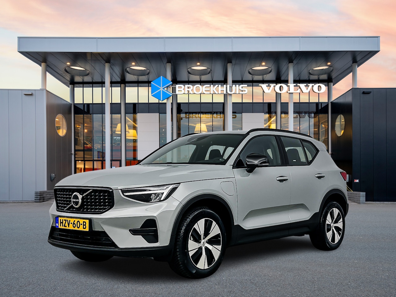 Volvo XC40 - T4 Recharge Plus Dark | 18" | Trekhaak | Leder/Nubuck | Panoramadak | Harman Kardon | 360 - AutoWereld.nl