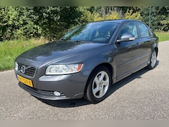 Volvo S40 - 1.6 D2 S/S Limited Edition Navigatie-- Xenon— Clima-- Leer-- Trekhaak-- Lmv