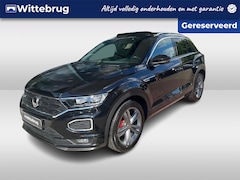 Volkswagen T-Roc - 1.5 TSI 150pk DSG R-Line / Panorama dak / R-line Exterieur & Interieur / Virtual Cockpit /