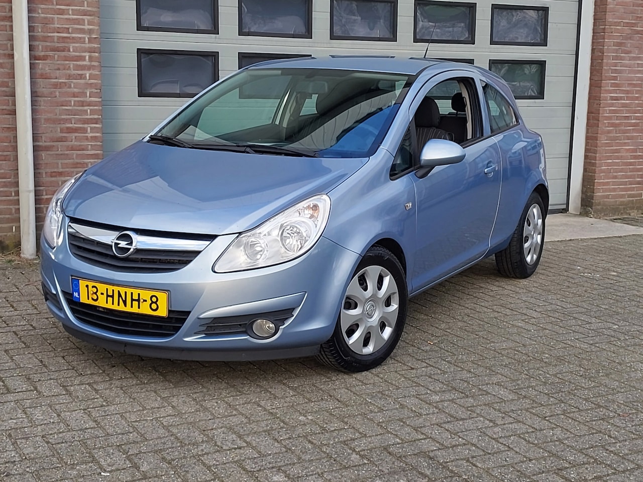 Opel Corsa - 1.2-16V Enjoy 2009 Airco NW APK - AutoWereld.nl
