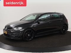 Volkswagen Golf - 1.5 R Line | Automaat | Full LED | Keyless | Navigatie | Sportstoelen | 19'' | Parkeerhulp