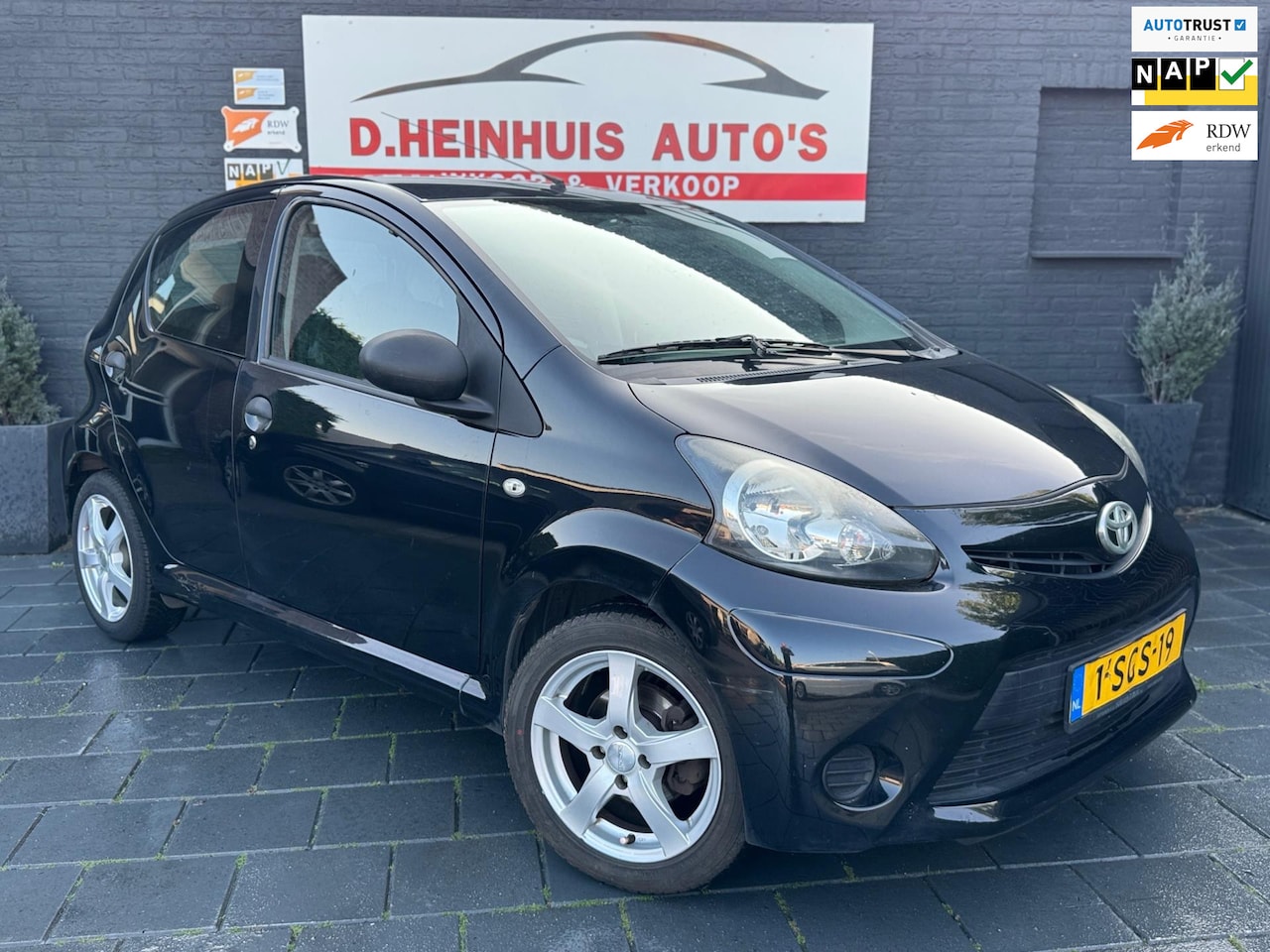Toyota Aygo - 1.0 VVT-i Now DRS AIRCO GEBRUIKERSSPOREN - AutoWereld.nl