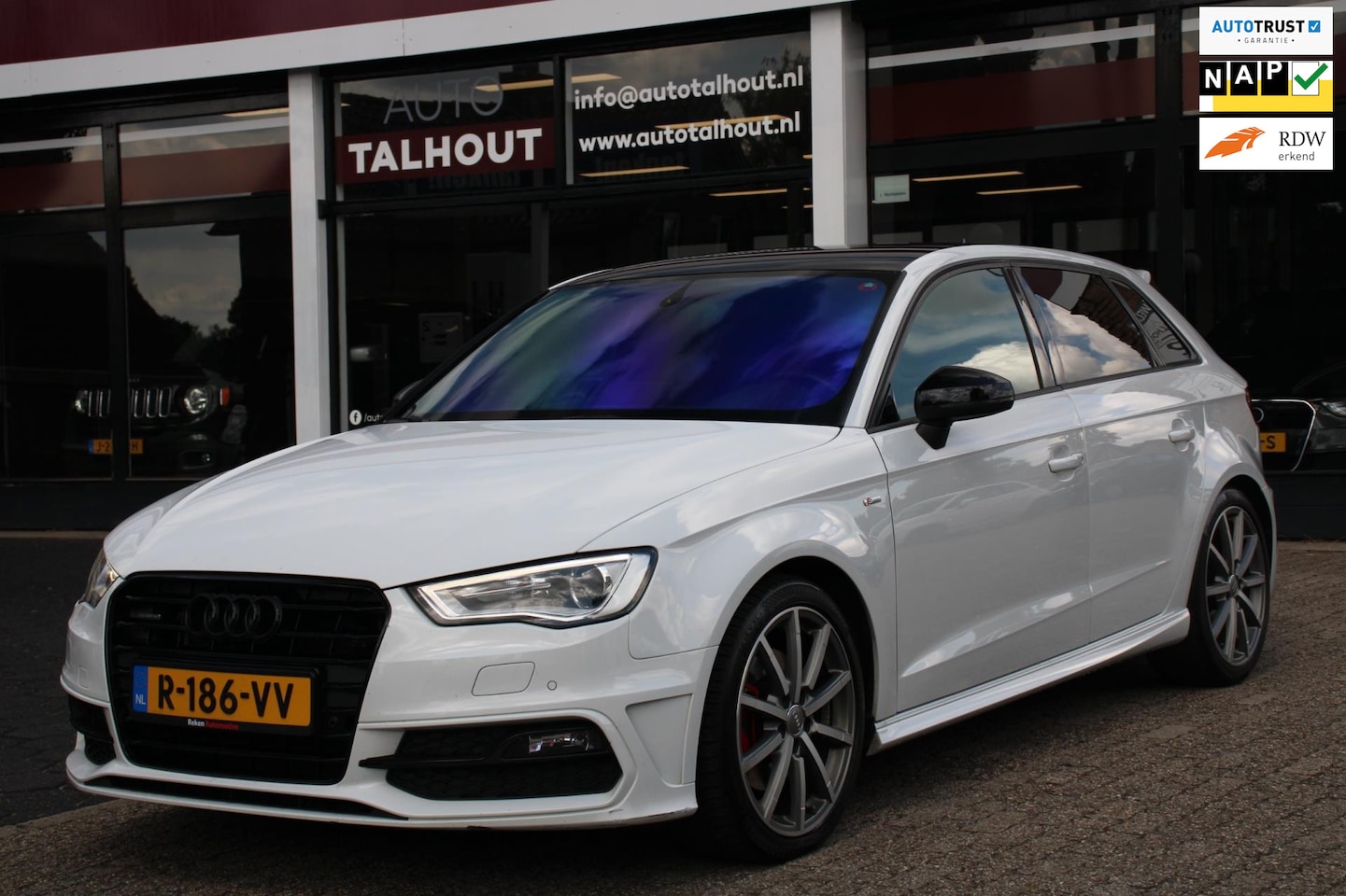 Audi A3 Sportback - 2.0 TDI quattro S-LINE - AUTOMAAT, RS3 ZETELS, NAVI, F1 FLIPPERS, CRUISE CONTROL - AutoWereld.nl
