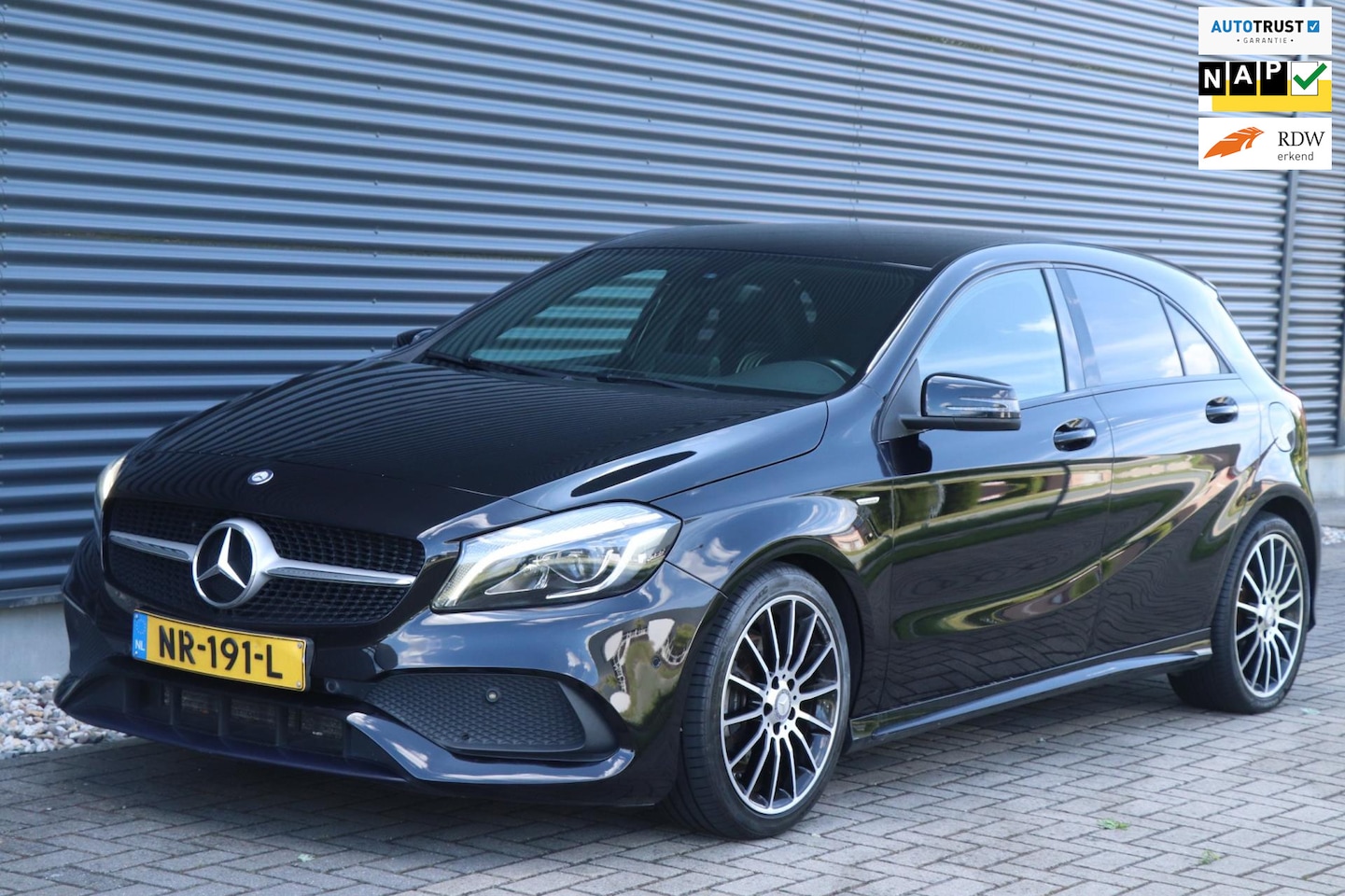 Mercedes-Benz A-klasse - 180 AMG Edition | GR NAVI - LED - NIGHTPAKKET - AutoWereld.nl
