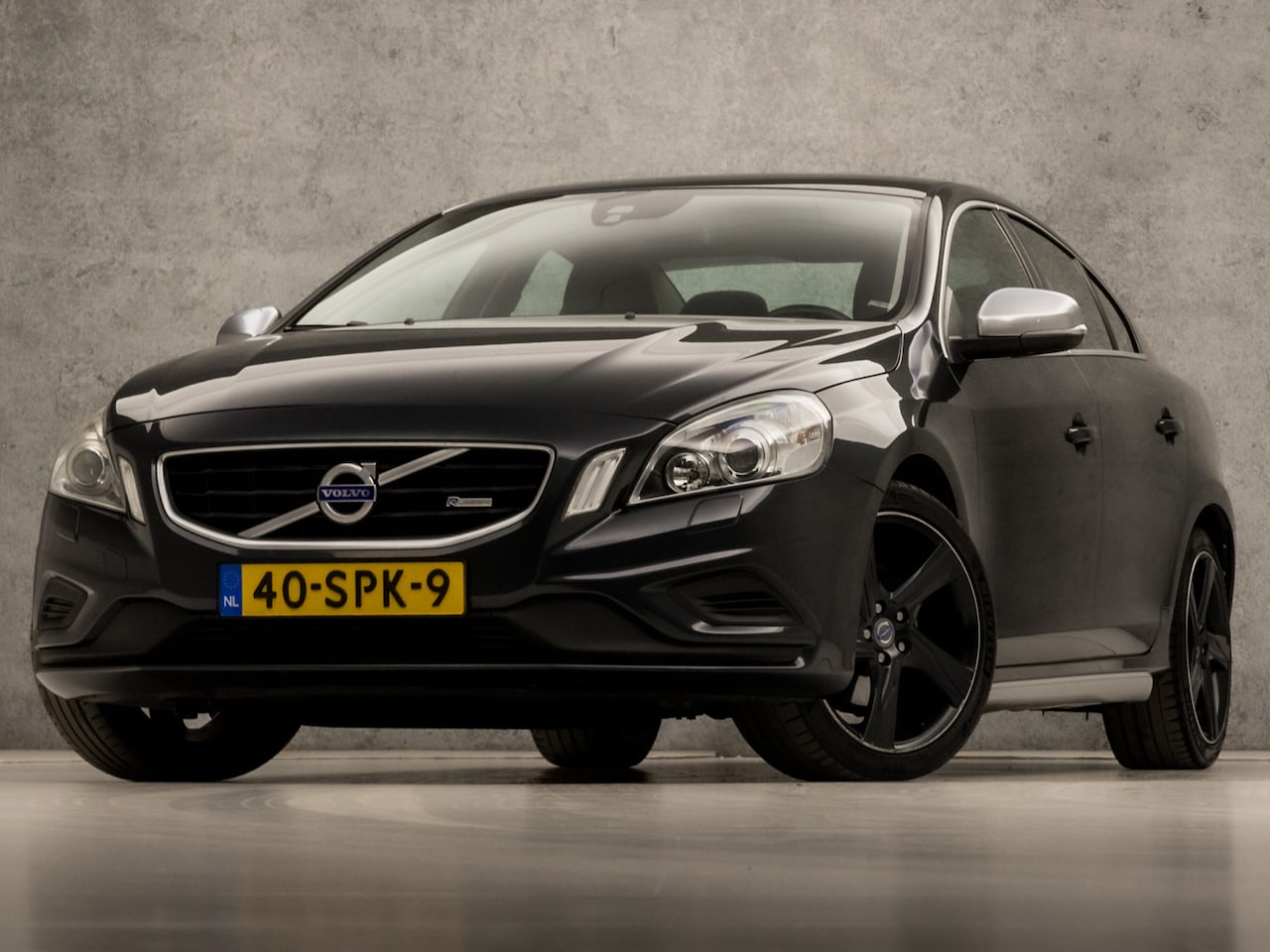 Volvo S60 - 1.6 T4 R-Design Sport 180Pk (NAVIGATIE, CLIMATE, LEDER, STOELVERWARMING, XENON, SPORTSTOEL - AutoWereld.nl
