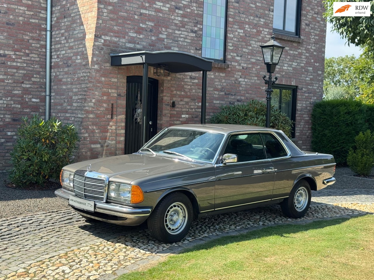 Mercedes-Benz 200-280 (W123) - 230 CE Schuifdak Zeer mooi! - AutoWereld.nl