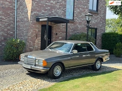 Mercedes-Benz 200-280 (W123) - 230 CE Schuifdak Zeer mooi