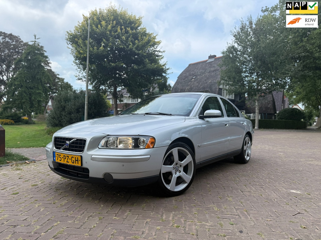 Volvo S60 - Kinetic | Cruise | Climate | Trekhaak | Lederen bekleding - AutoWereld.nl