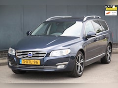 Volvo V70 - 2.0 D4 Summum Elek-Dak/Xenon/Leer/Parkeersensor v, a/Navigatie/Blis