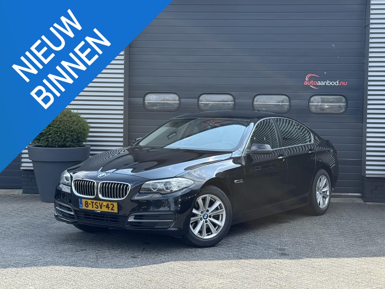 BMW 5-serie - 520i High Executive | Navigatie | Lederen Bekleding | Memory Stoelen | Elektrische Trekhaa - AutoWereld.nl