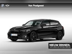 BMW 1-serie - 118i M Sport Glazen Schuifdak / Harman Kardon / LED koplampen / 18 Inch / Getinte Ramen
