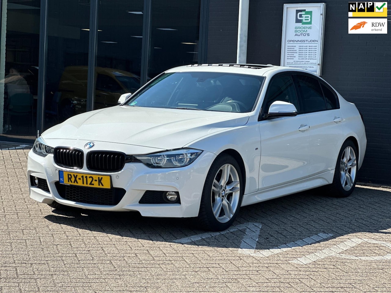 BMW 3-serie - 318i Edition M Sport Shadow Executive/1STE EIG/PANO-DAK/NL-AUTO NAP!! - AutoWereld.nl