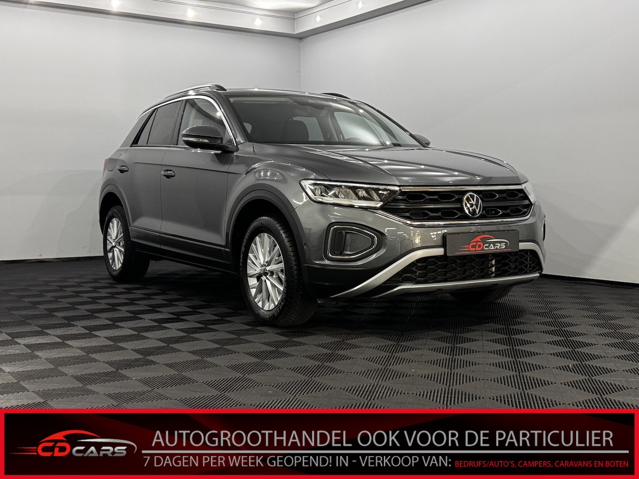 Volkswagen T-Roc - 1.0 TSI Life Edition Clima, Parkeersensoren, Apple carplay, Virtual desk, Stoelverwarming, - AutoWereld.nl