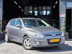 Hyundai i30 - 1.4i Dynamic Airco|Trekhaak|5 Deurs|NAP|APK