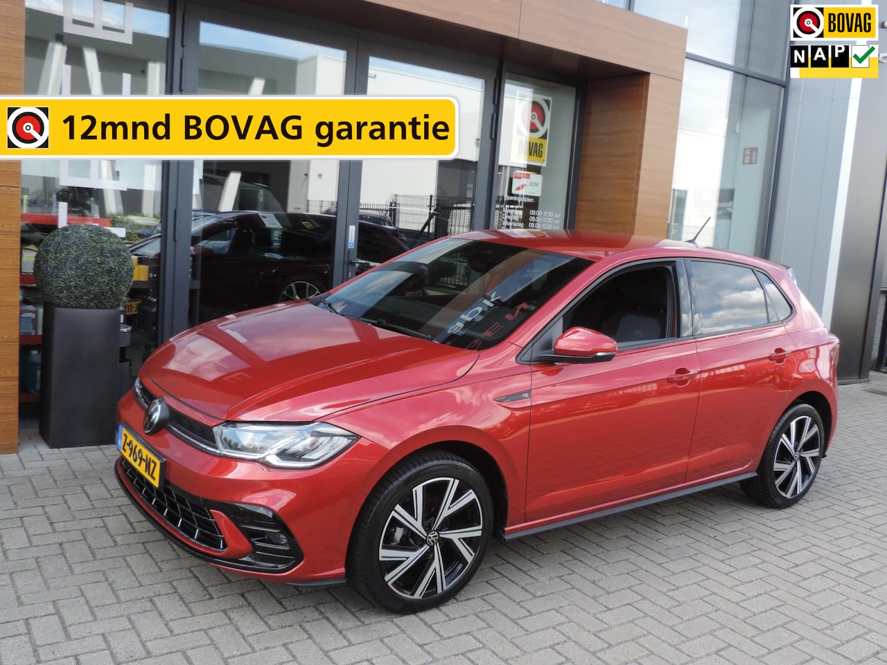 Volkswagen Polo - 1.0 TSI R-Line AUTOMAAT 27.000km | LED kopl | ECC | 17” Bergamo | Priv.glas | Virt.dash | - AutoWereld.nl