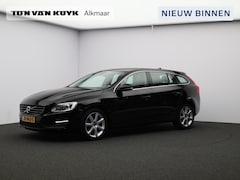 Volvo V60 - 1.5 T3 Momentum / Trekhaak / Parkeersensoren Achter / All-Seasonbanden / Airco / Navigatie