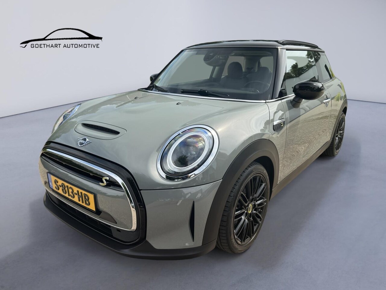 MINI Mini-Electric - Business Edition 33 kWh / Stoel + Stuurverwarming / Camera / 17" Tentacle Spoke Black - AutoWereld.nl