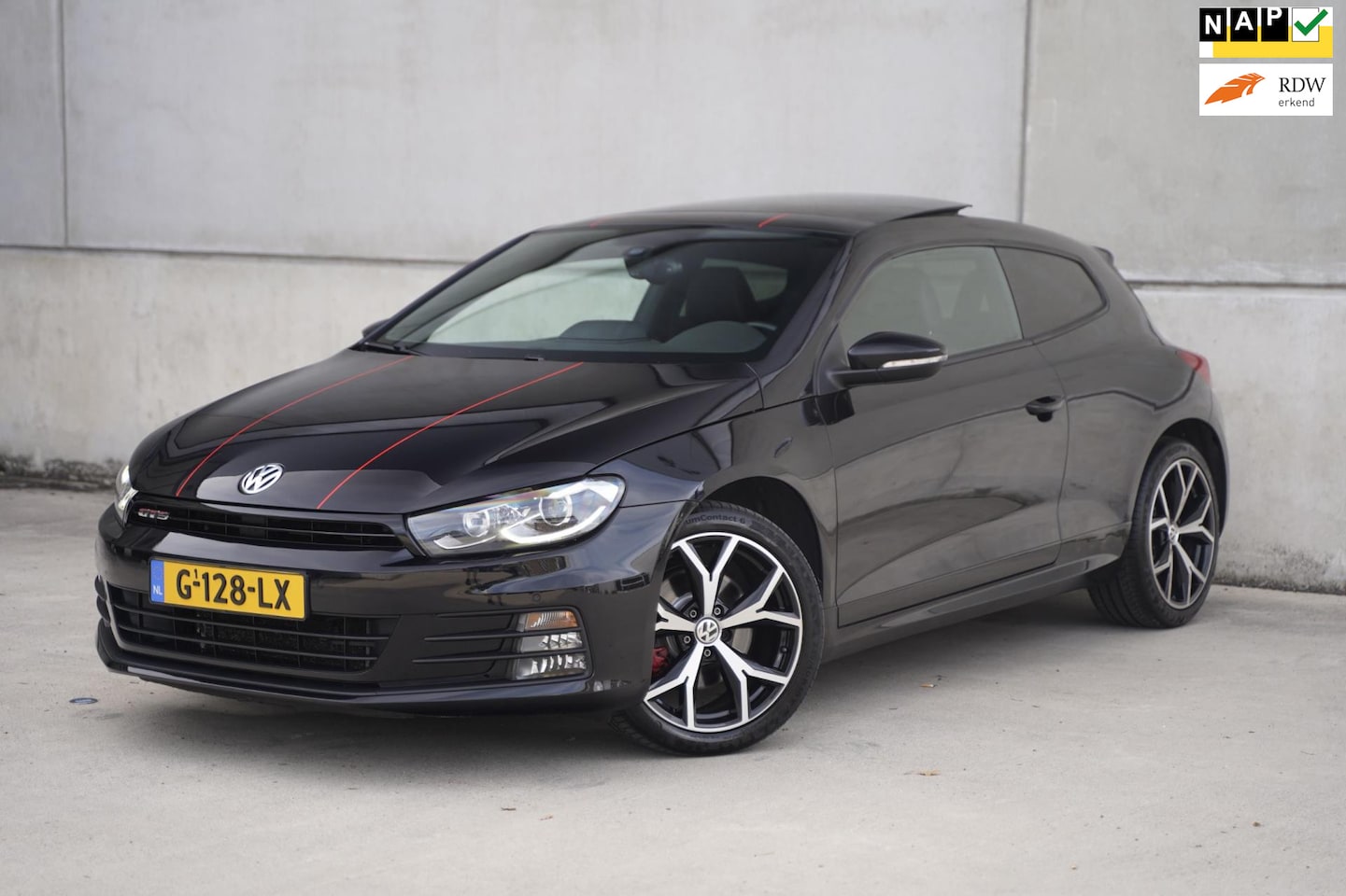 Volkswagen Scirocco - 2.0 TSI GTS 220pk DSG Facelift, Panoramadak - AutoWereld.nl