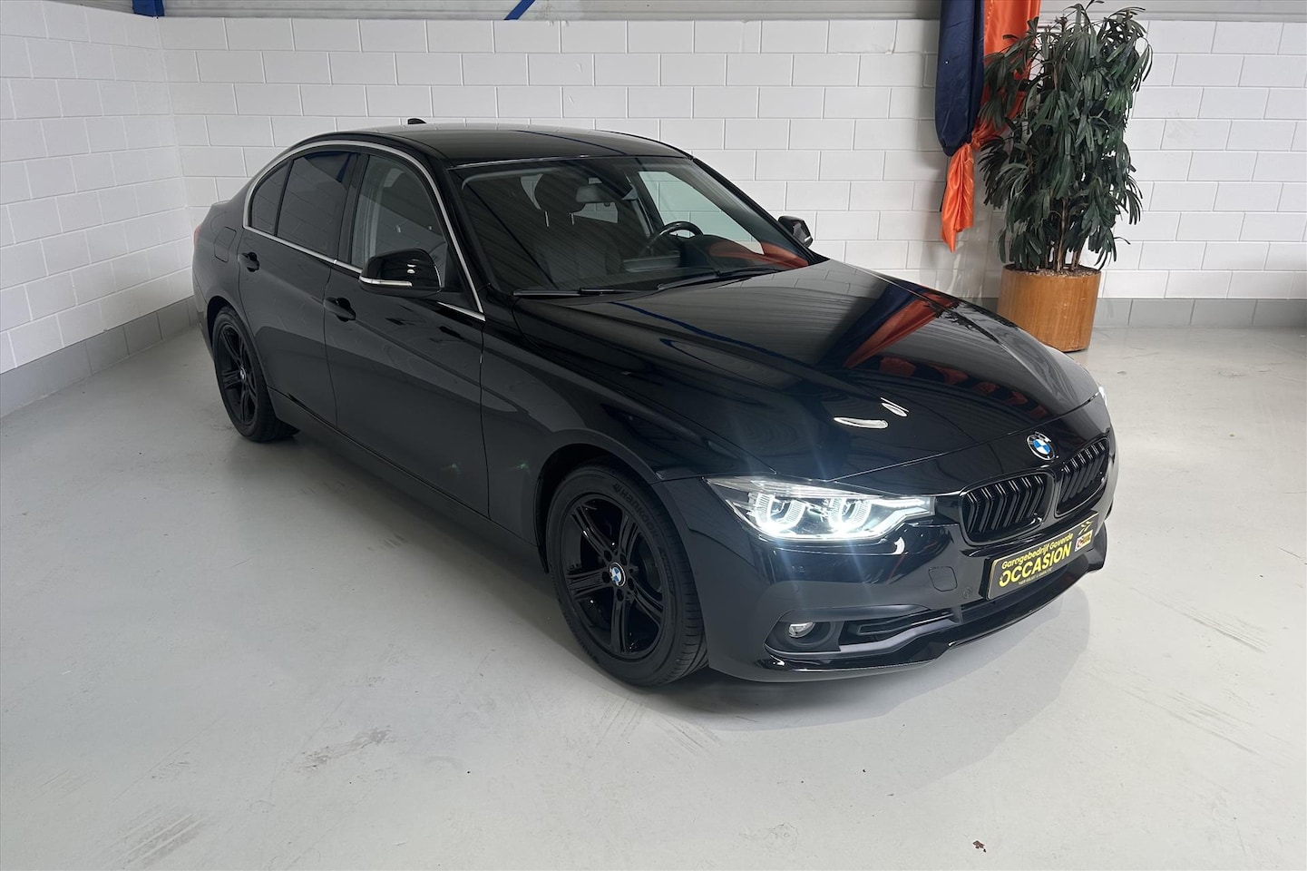 BMW 3-serie - (f30) 318i 136pk Aut8 Sportstoelen, Trekhaak, NAP - AutoWereld.nl