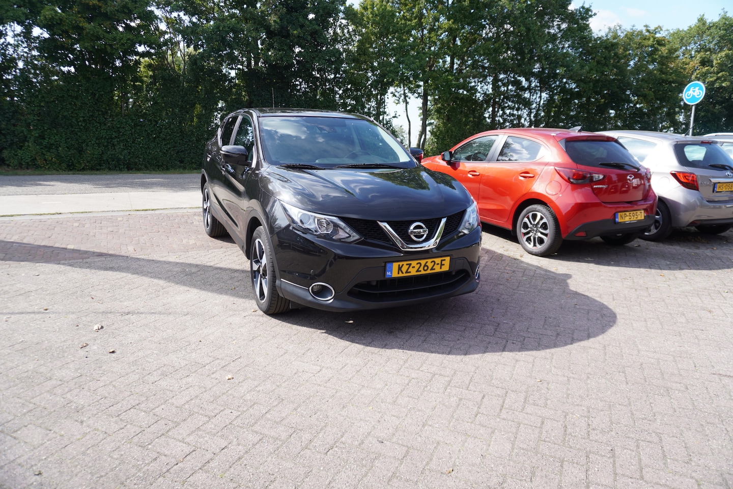 Nissan Qashqai - 1.6 N-Connecta 360 CAMERA TREKHAAK NAVI CRUISE - AutoWereld.nl