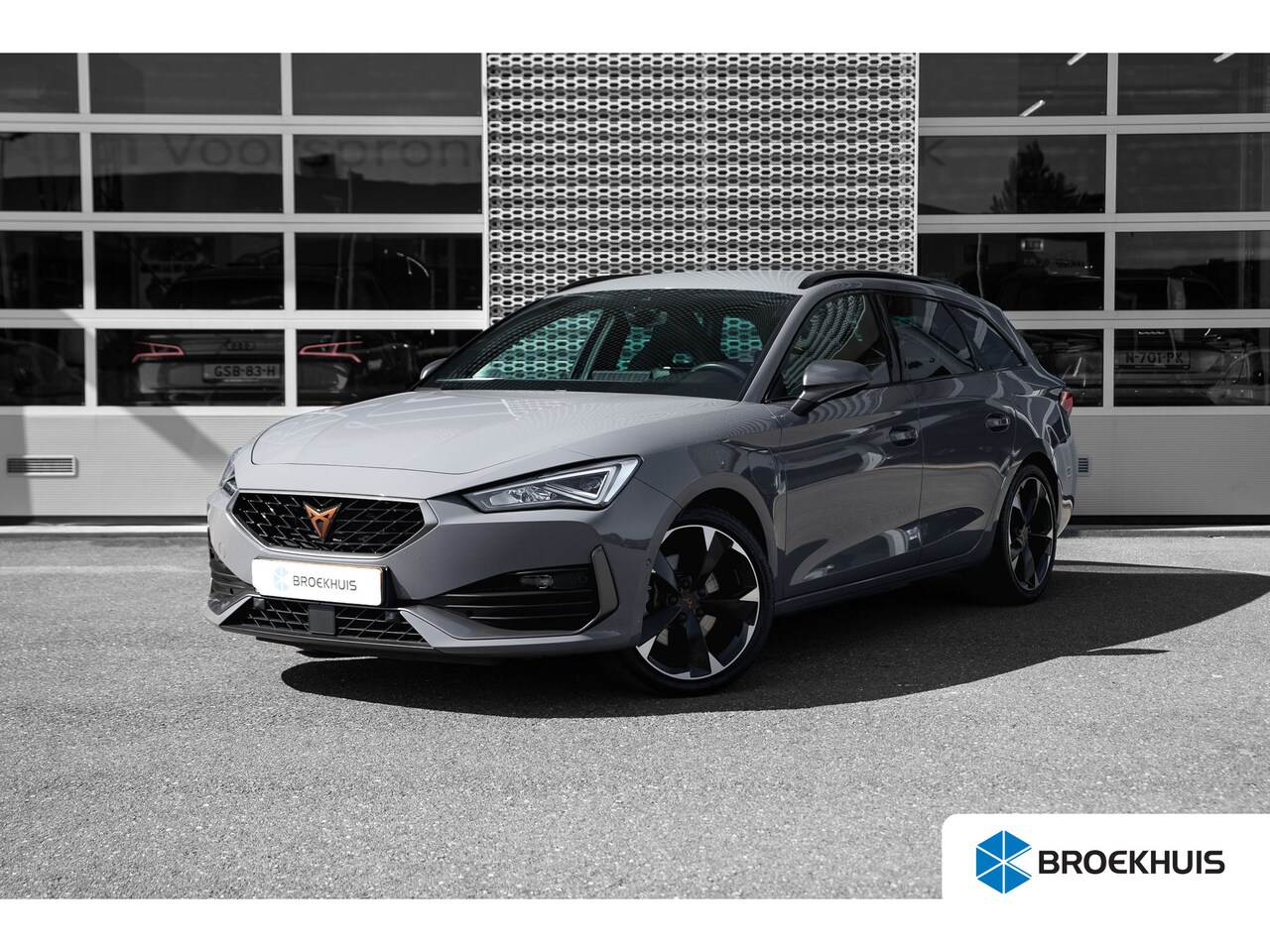 CUPRA Leon Sportstourer - 1.4 e-Hybrid 245pk Essential | Camera | Stuurverwarming | Navigatie | Adaptive Cruise - AutoWereld.nl
